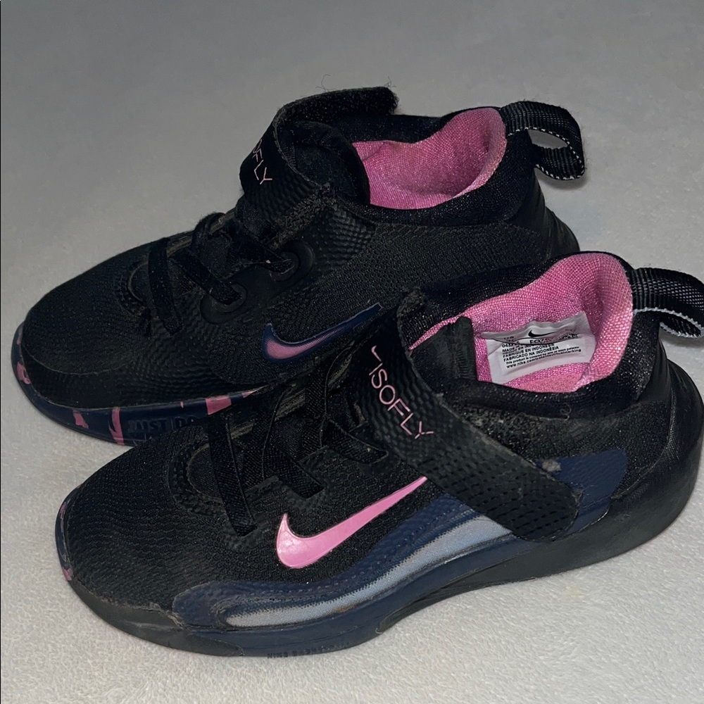 Nike Kids Black Sneakers with Pink Accents girl size 9